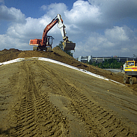 Current construction measure: Geotextiles are laid for safe groundwater protection