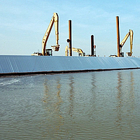Installation of geotextile film in the port