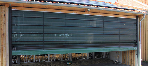 Lubratec® fronts - Folding front - Ideal solution for closing wide openings in machine halls and feed stores Lubratec folding front - Effective closing solution for wide openings and passages