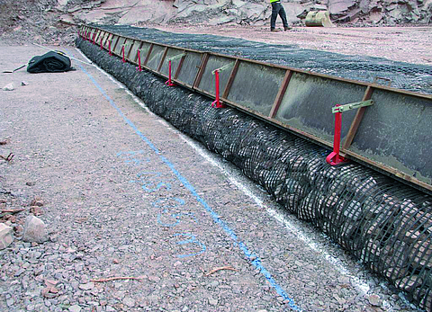 Stones are held in place by Fortrac Nature